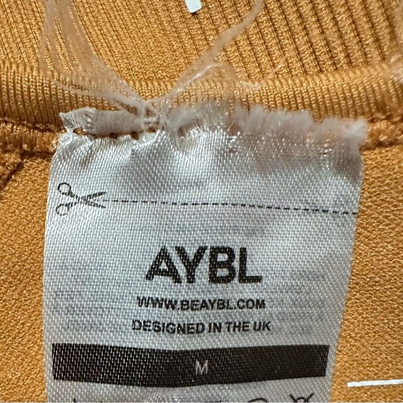 AYBL Reflex Seamless Long Sleeve Crop Top Size Medium Thumbholes Compression - Picture 7 of 8